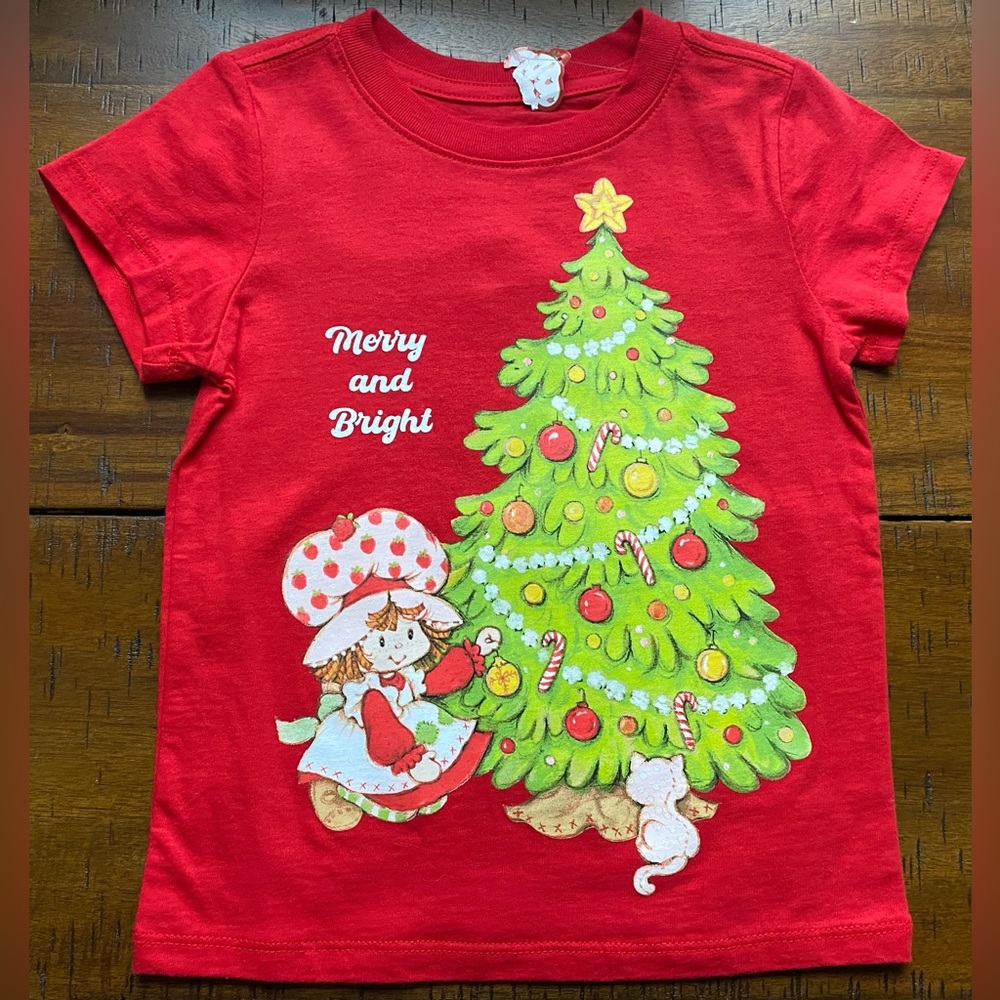 •NEW•Isaac Morris The World of Strawberry Shortcake Festive Holiday Graphic Tee